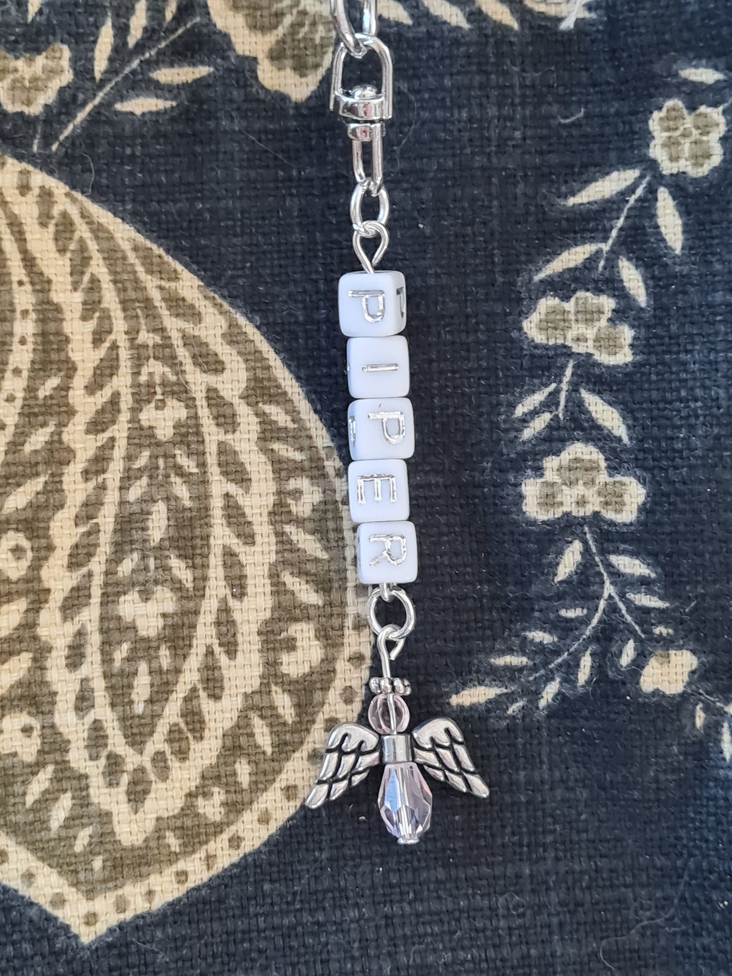 Aesthetic Custom Name Bag Charm - Personalized Keychain for School Backpacks and Handbags - Trendy Bag Accessory